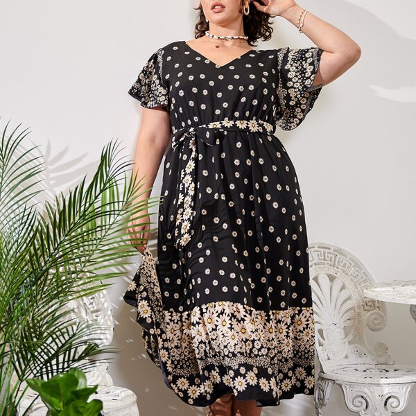 

Plus Daisy Print Belted Dress, Black