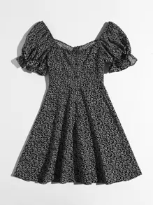 Soleia Vestido de puño fruncido con cordón delantero con estampado de planta - Blanco y Negro - Ver 2