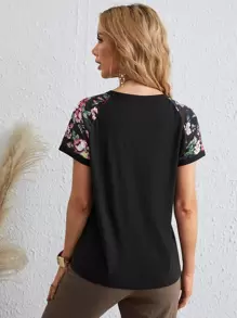 EMERY ROSE Áo tay raglan họa tiết hoa - màu đen - Xem 2