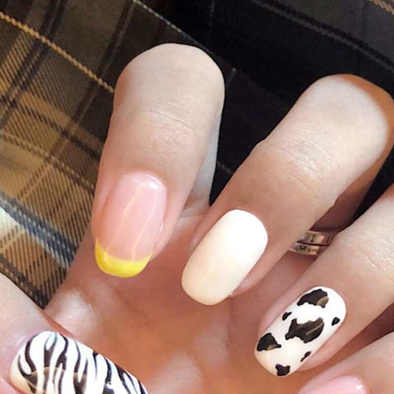 

24pcs Zebra Stripe Colorblock Fake Nail, Multicolor