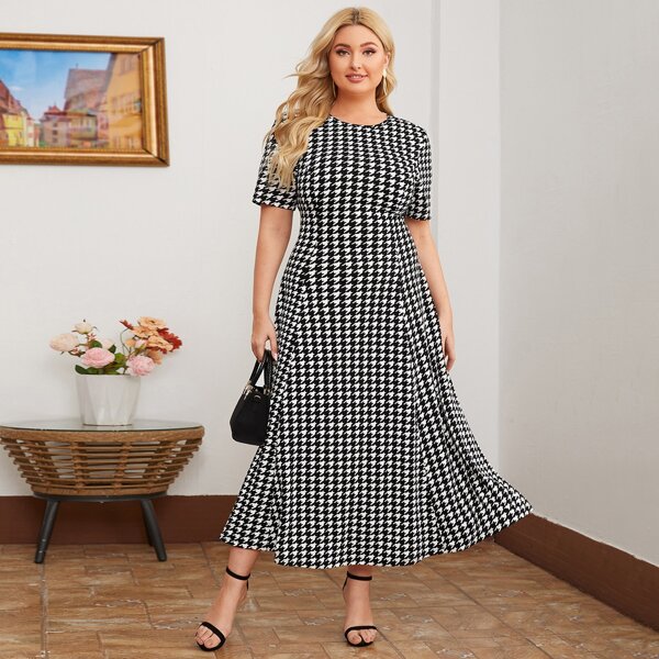 

Plus Round Neck Houndstooth Print Dress, Black and white