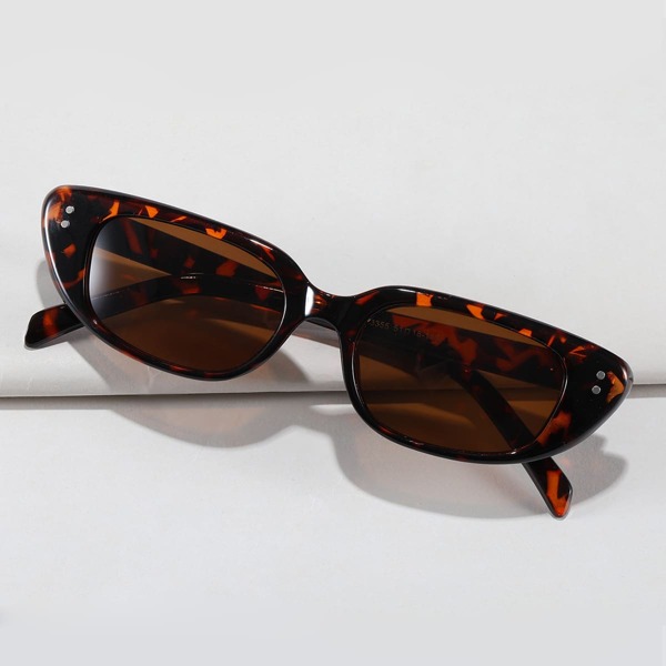 

Studded Decor Tortoiseshell Frame Sunglasses