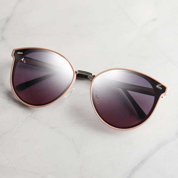 

Cat Eye Sunglasses