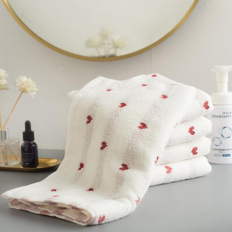 

1pc Heart Print Face Towel, White
