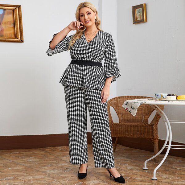

Plus Houndstooth Surplice Neck Top & Pants Set, Black and white