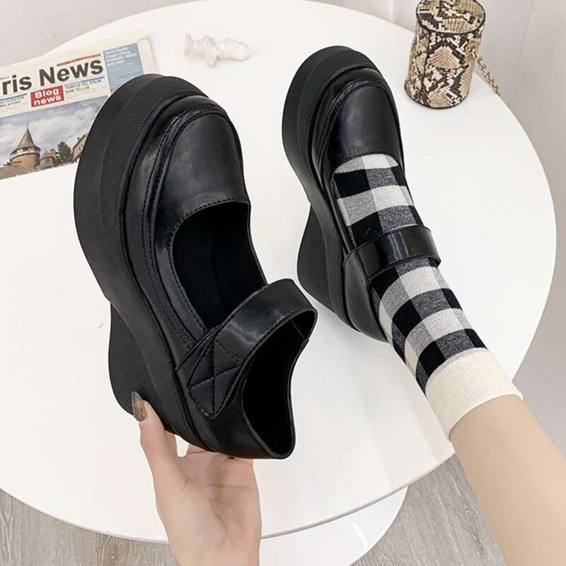 

Simple Mary Jane Wedges, Black