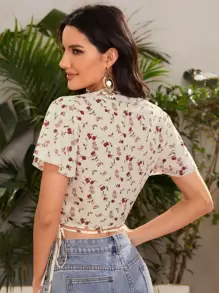 SHEIN VCAY Ditsy Floral Wrap Belted Crop Top - Multicolor - View 2