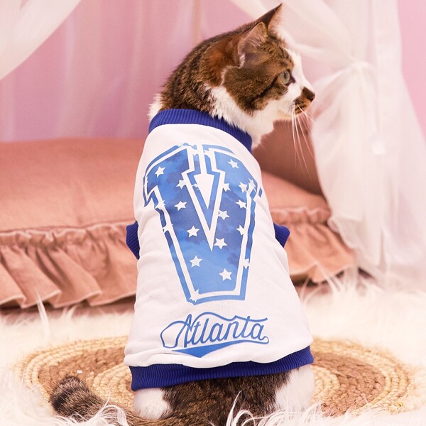 

Letter Graphic Pet Tank, White