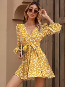 SHEIN Frenchy 小碎花泡泡袖腰帶洋裝