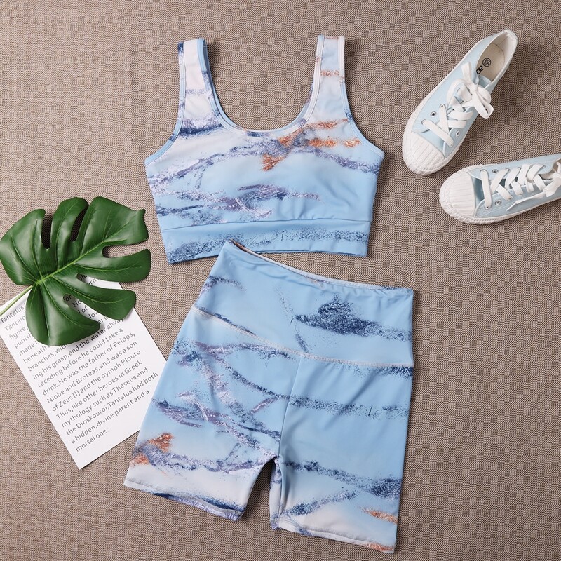 

High Stretch Graphic Print Sports Bra With Biker Shorts, Baby blue
