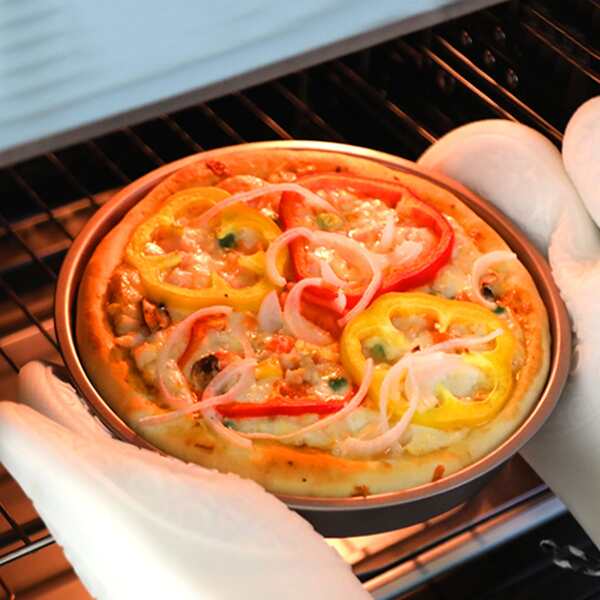 

1pc 9 Inch Pizza Pan, Gold