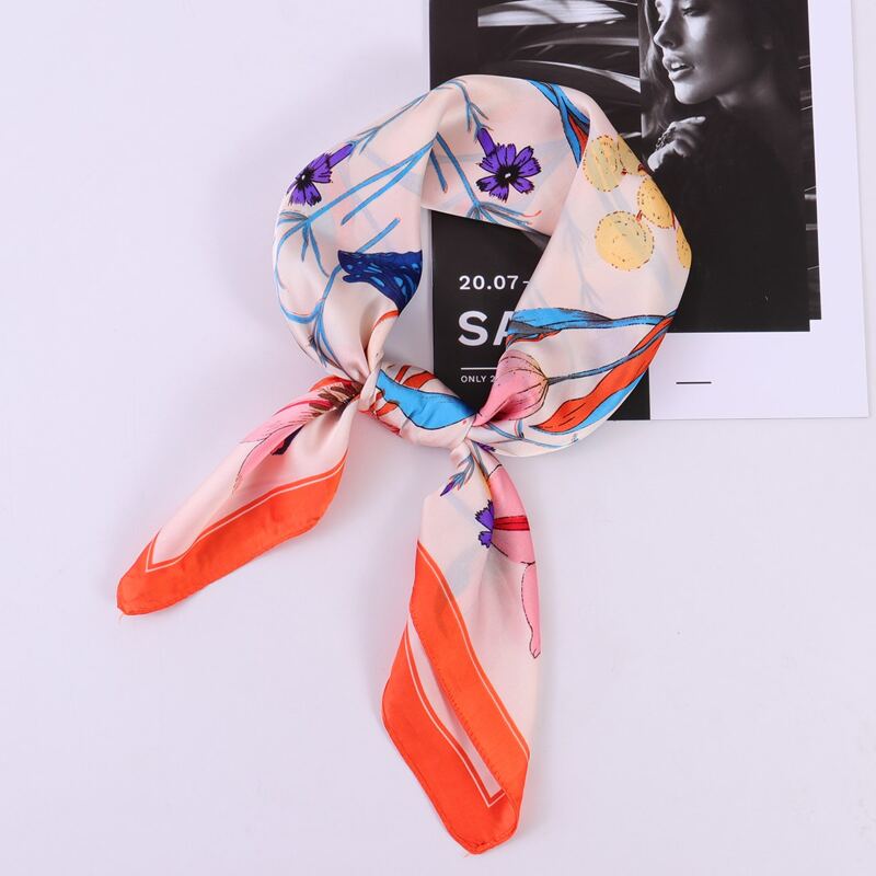

Floral Pattern Bandana, Multicolor