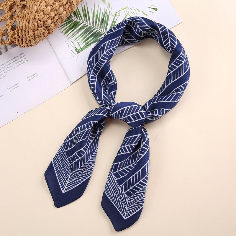 

Geo Print Bandana, Navy blue