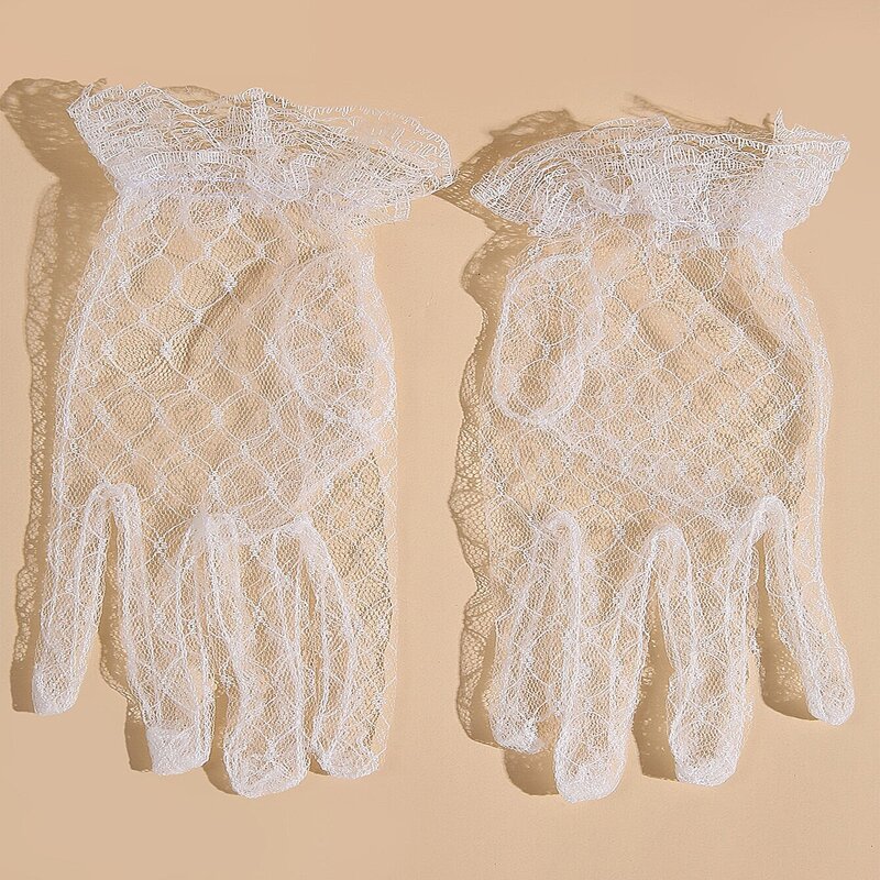 

Contrast Lace Gloves, White