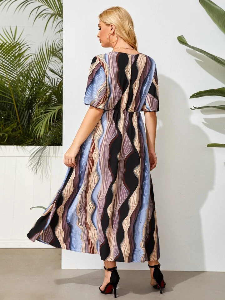 dress for engagement photoshoot Cedar Silk Midi dress in Green Butterfly Floral Charcoal main image 0