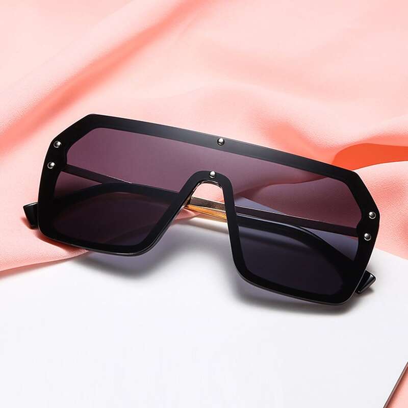 

Flat Top Sunglasses