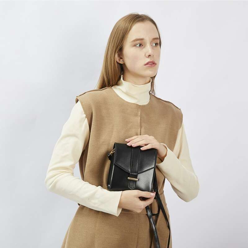 

Solid Flap Crossbody Bag, Black