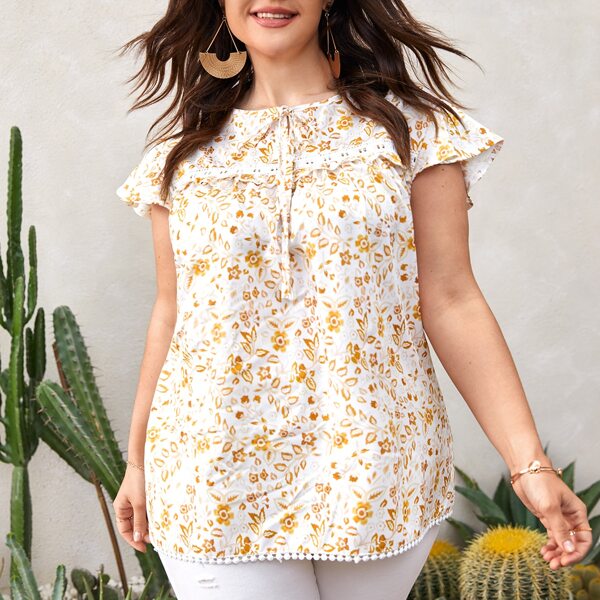 

Plus Floral Lace Insert Blouse, Black and white