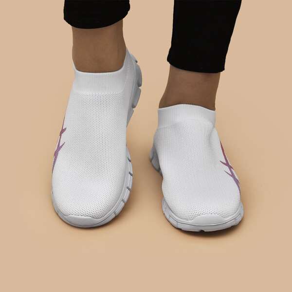 

Slip On Low Top Running Shoes, White