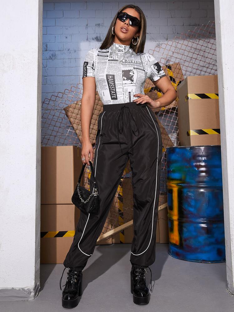 Body de cuello alto con estampado de periódico - Blanco y Negro - Añade 4