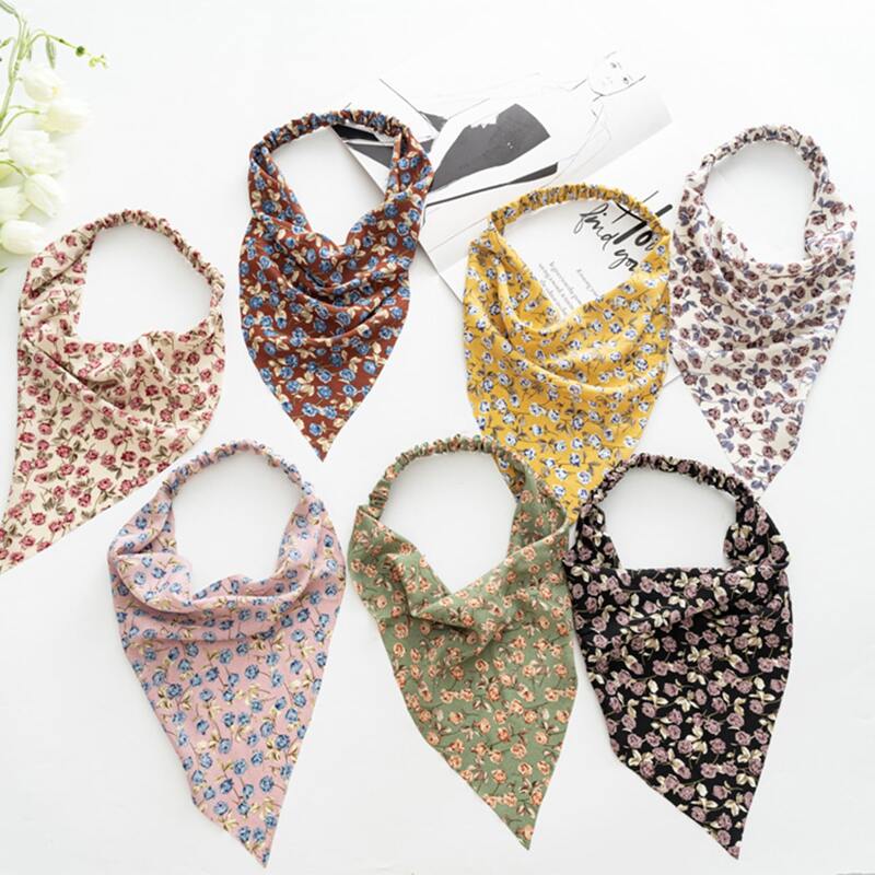 

2pcs Random Ditsy Floral Triangle Hair Band, Multicolor