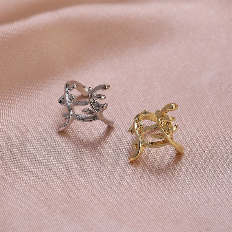 

2pcs Leaf Design Ear Cuff, Multicolor