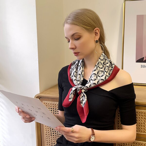 

Round Pattern Bandana, Red