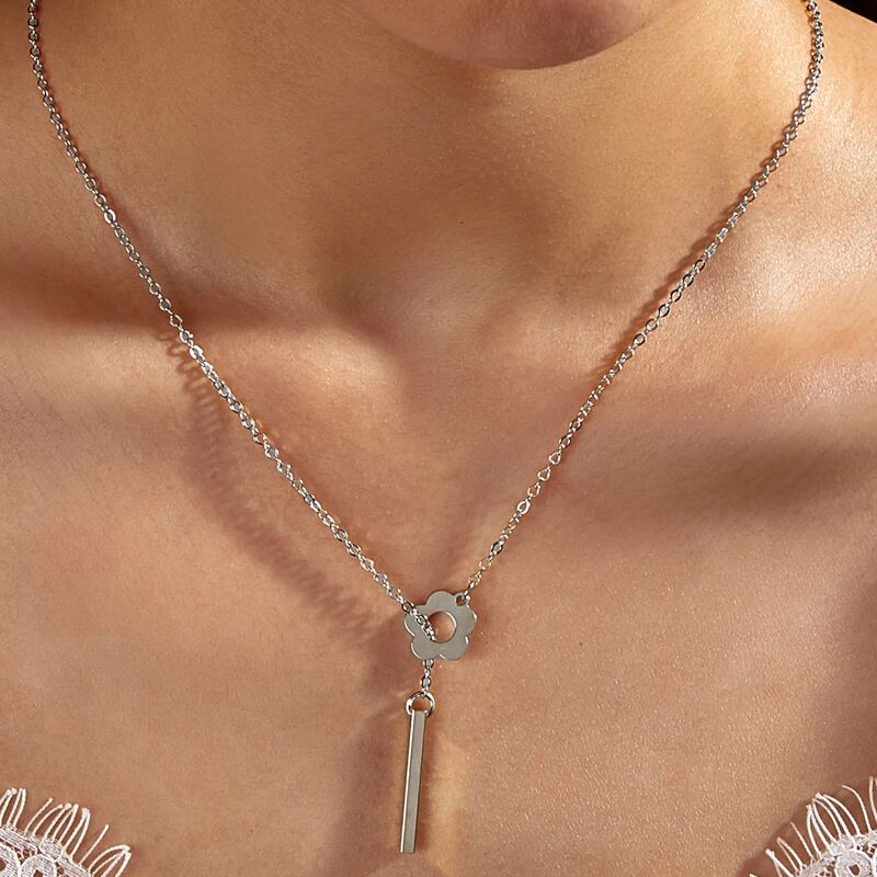 

Flower Lariats Necklace, Silver
