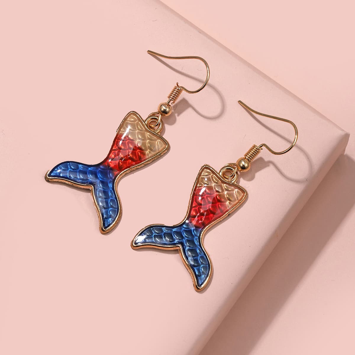 

1pair Fish Tail Drop Earrings, Multicolor
