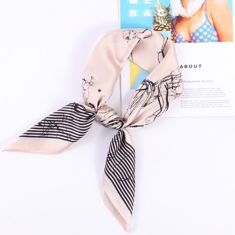 

Abstract Figure Bandana, Baby pink