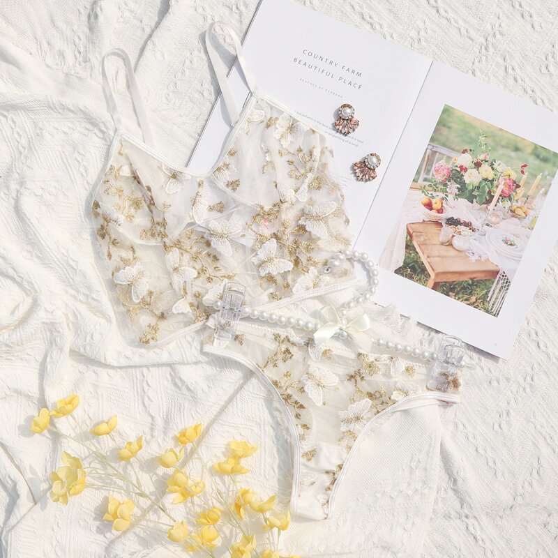 

Butterfly Embroidery Lace-up Back Lingerie Set, White