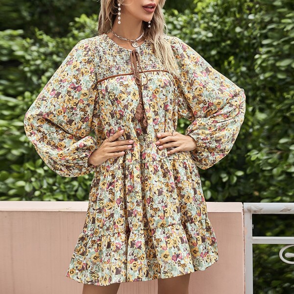 

Tie Neck Ditsy Floral Smock Dress, Multicolor