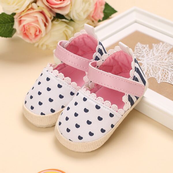 

Baby Girl Heart Pattern Velcro Strap Flats, White