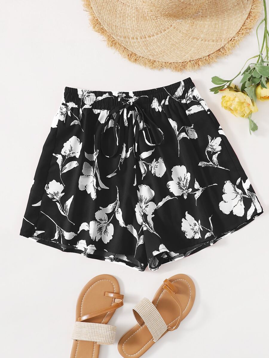 Floral Print Drawstring Waist Shorts - Black - View 1
