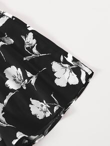 Floral Print Drawstring Waist Shorts - Black - View 4