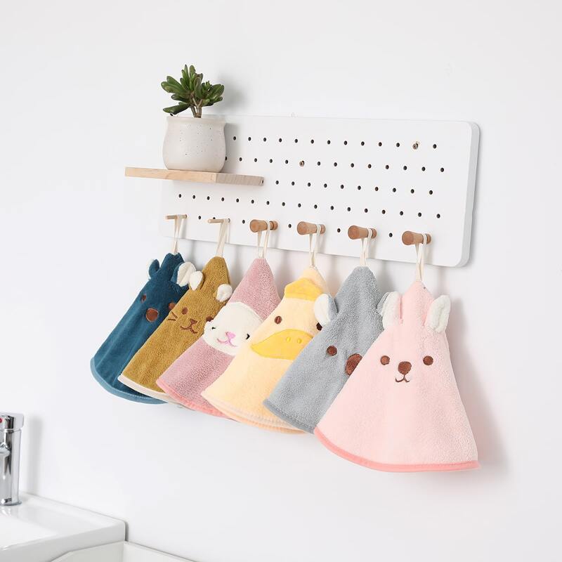

1pc Random Cartoon Animal Graphic Hand Towel, Multicolor