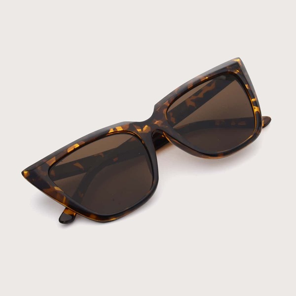 

Tortoiseshell Frame Tinted Lens Sunglasses