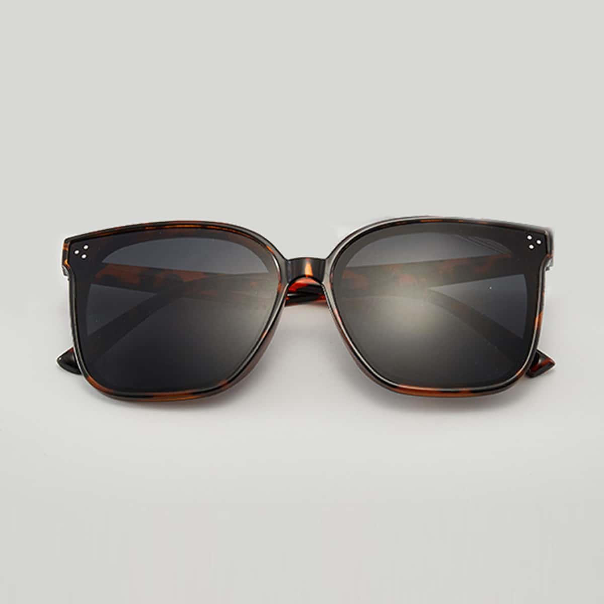 

Square Frame Sunglasses