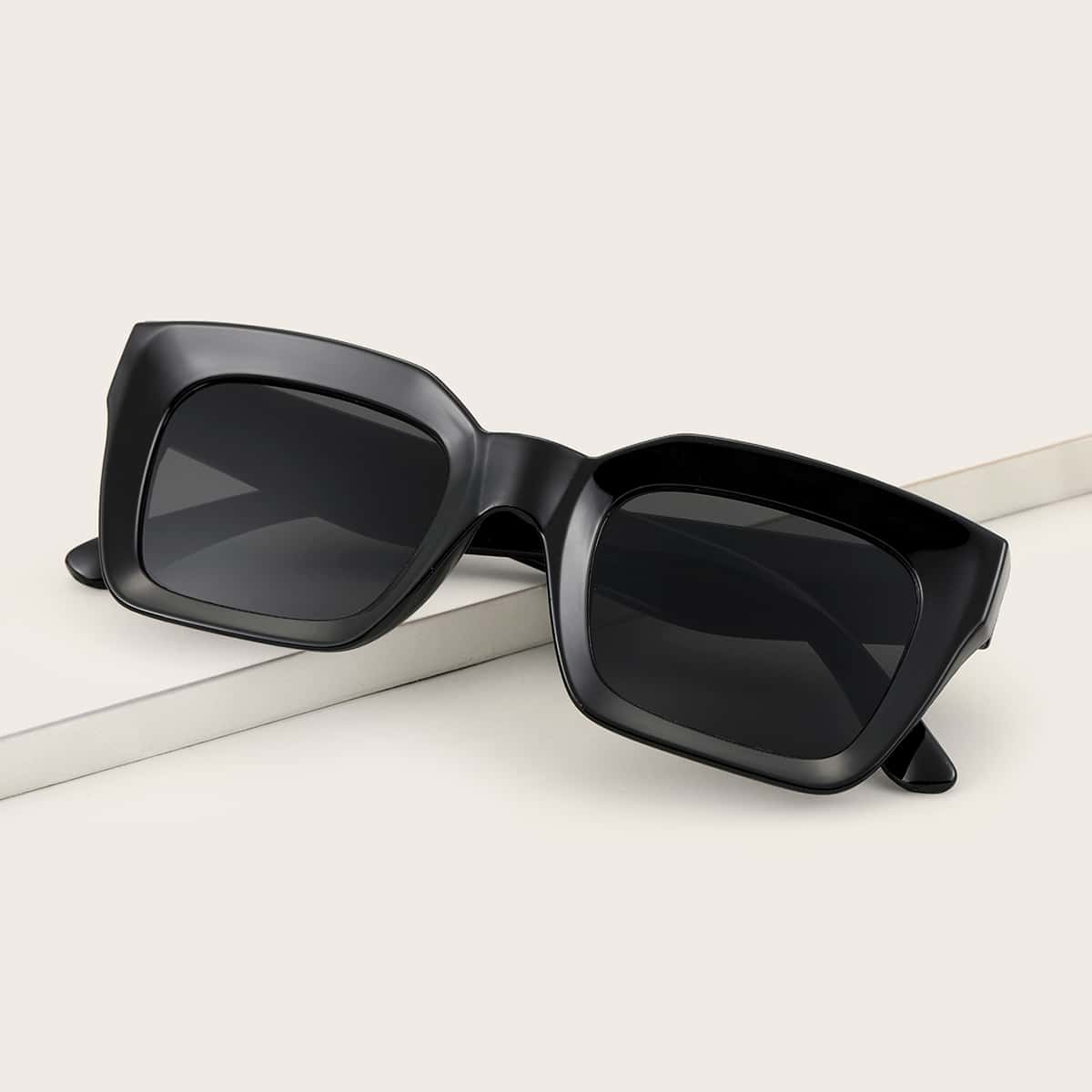 

Square Frame Sunglasses