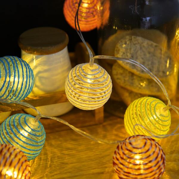 

1pc 1.5m String Light With 10pcs Ball Bulb, Yellow