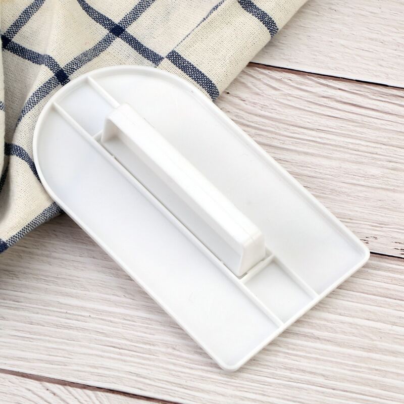 

1pc Plastic Cake Smoother, White