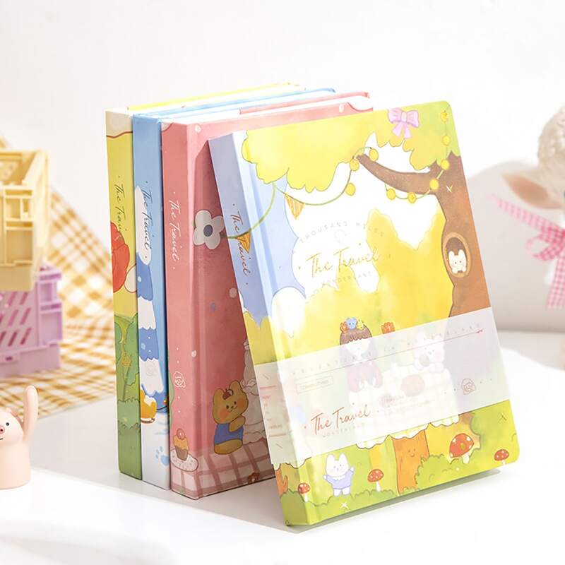 

1pc Cartoon Graphic Random Notebook, Multicolor