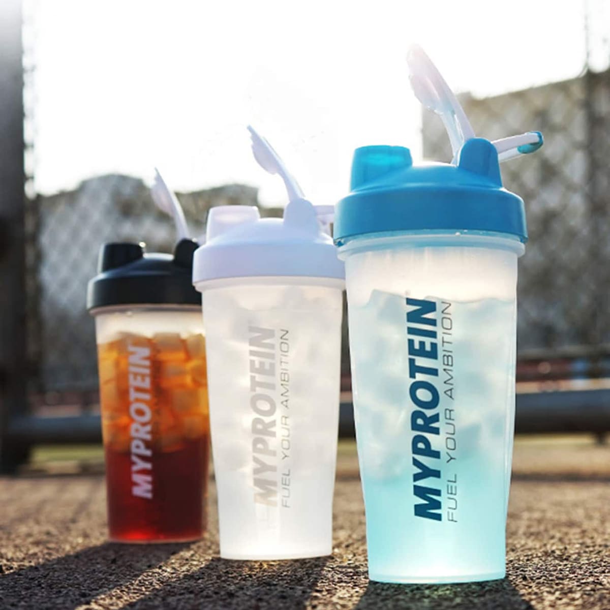 

1pc Letter Graphic Random Sport Shaker Bottle, Multicolor