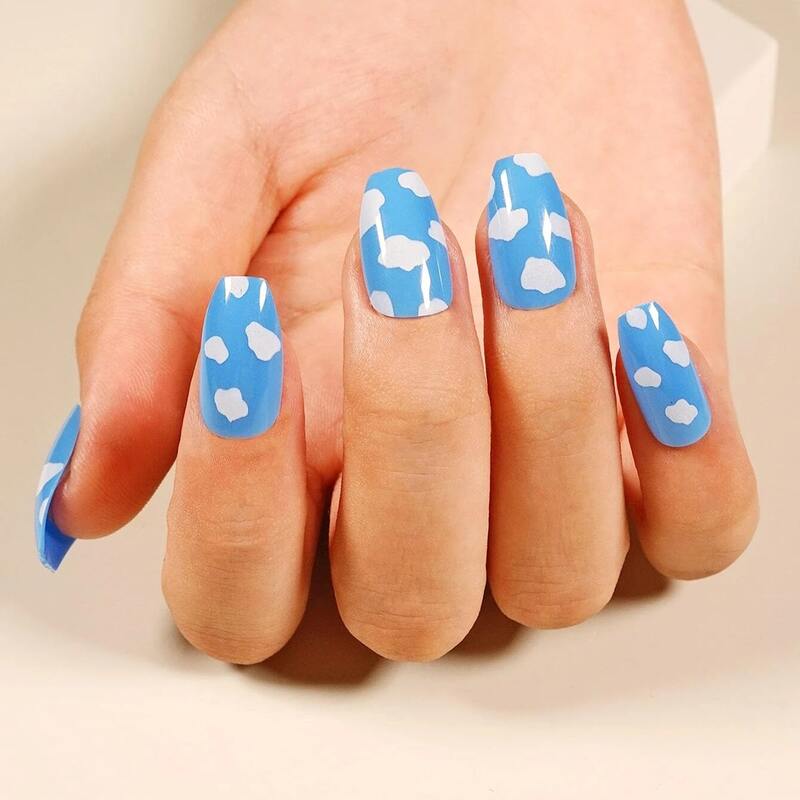 

24pcs Cloud Pattern Fake Nail, Blue