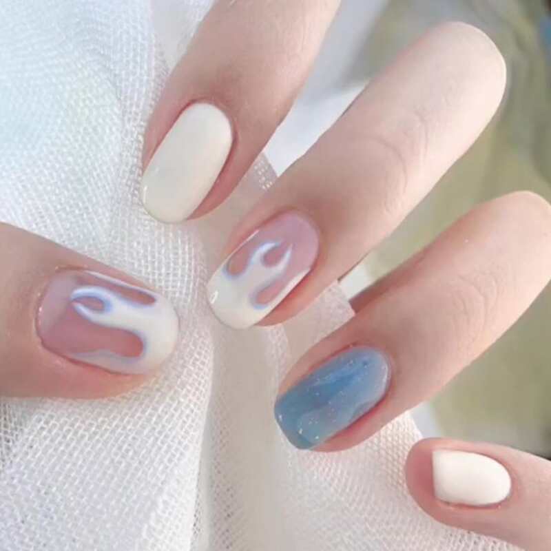

24pcs Flame Pattern Fake Nail, Blue and white