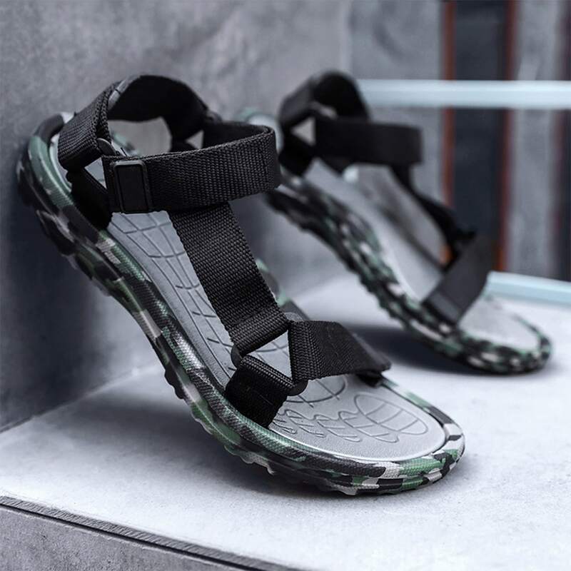 

Guys Camo Print Sport Sandals, Black