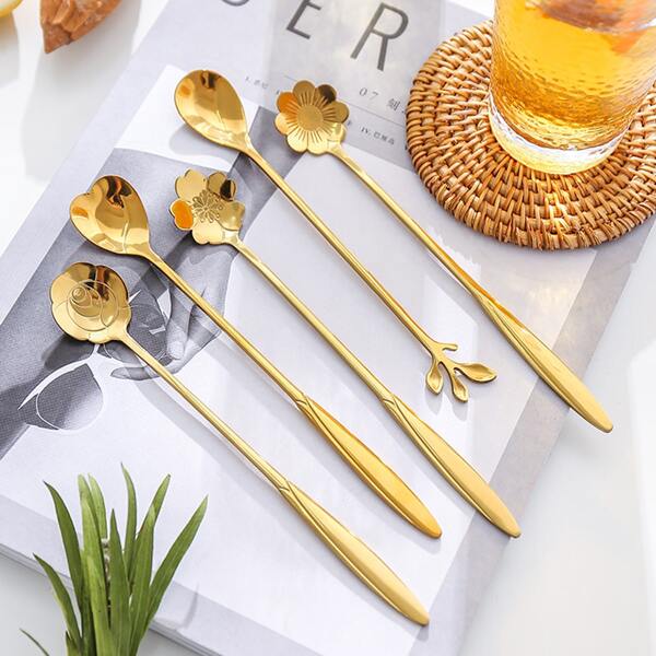 

2pcs Random Shape Metal Spoon, Gold