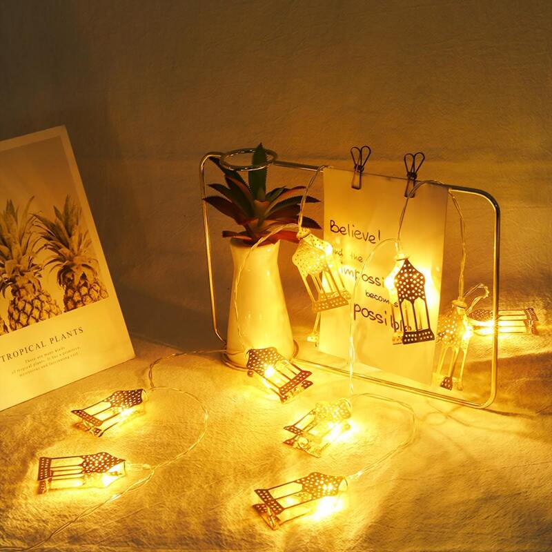

1.5M House Bulb Decor String Light, Gold