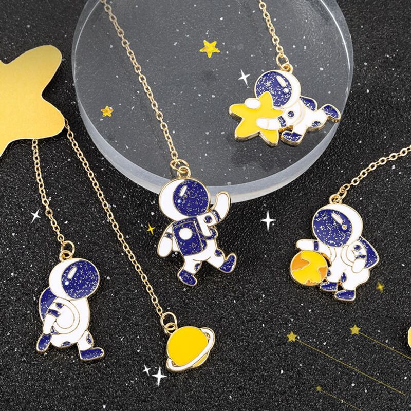 

1pc Random Astronaut Pendant Bookmark, Multicolor