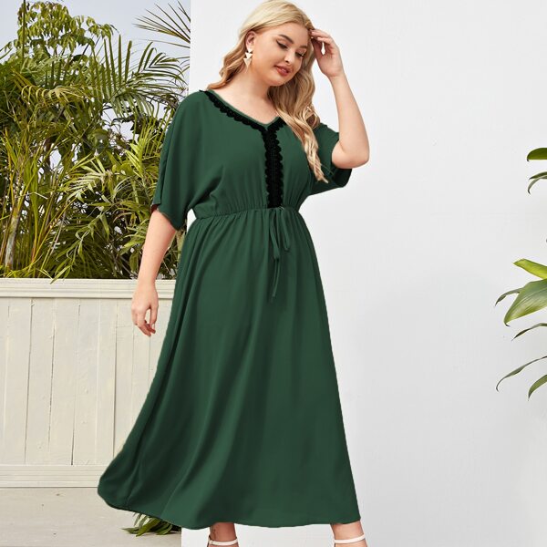 

Plus Contrast Lace Tie Front Batwing Sleeve Dress, Green
